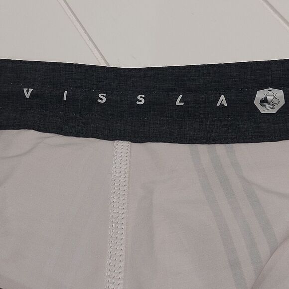 VISSLA Twentynine Mens 16.5" Board Shorts Size 38 Upcycle Coconut Phathom Palms - Picture 4 of 10